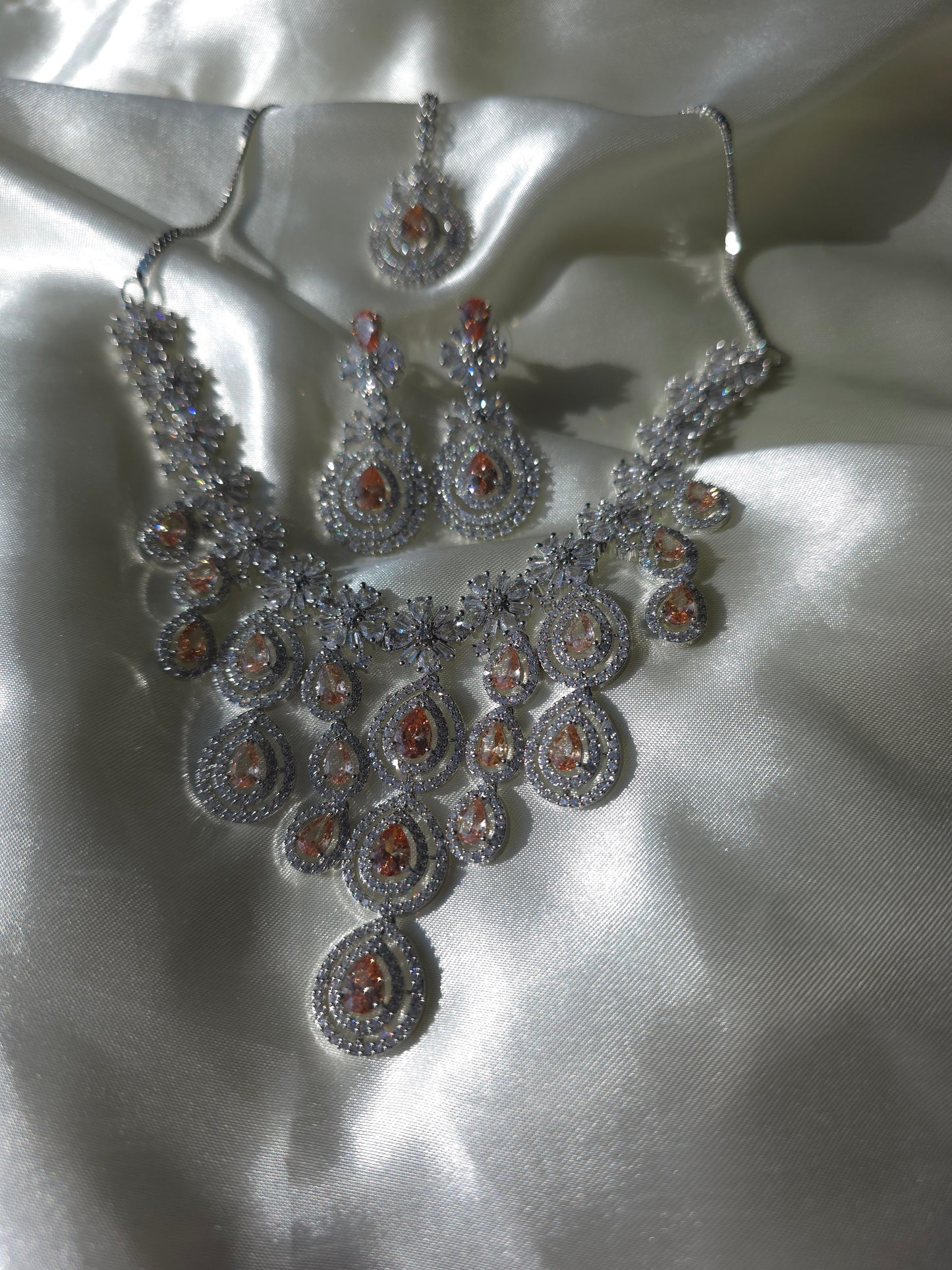 Zareen Champagne Crystal Set