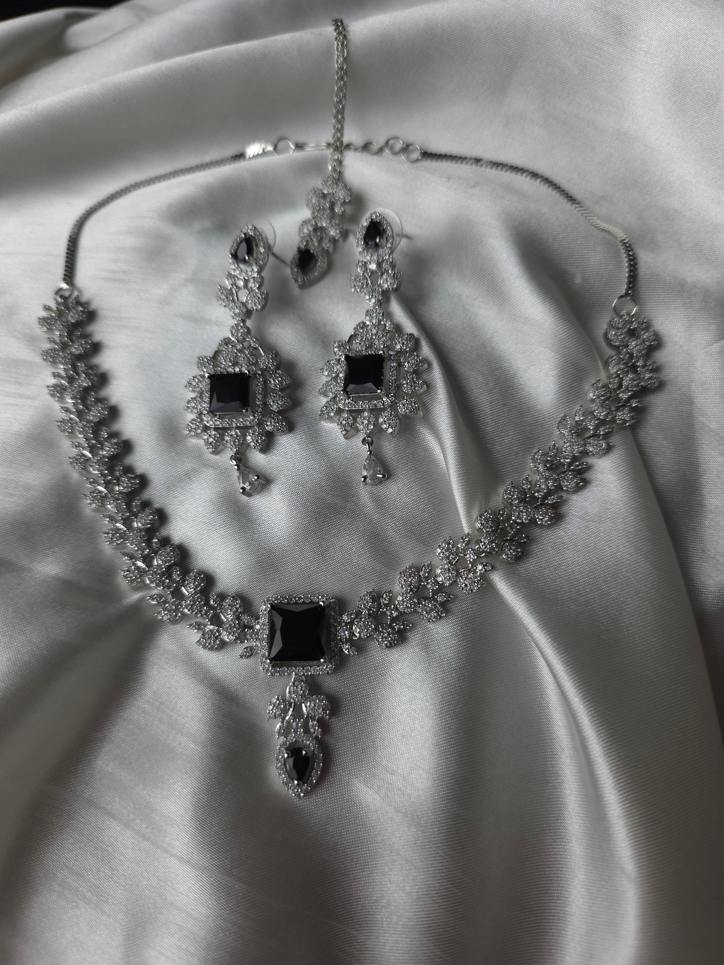 Khanoor Black AD Set