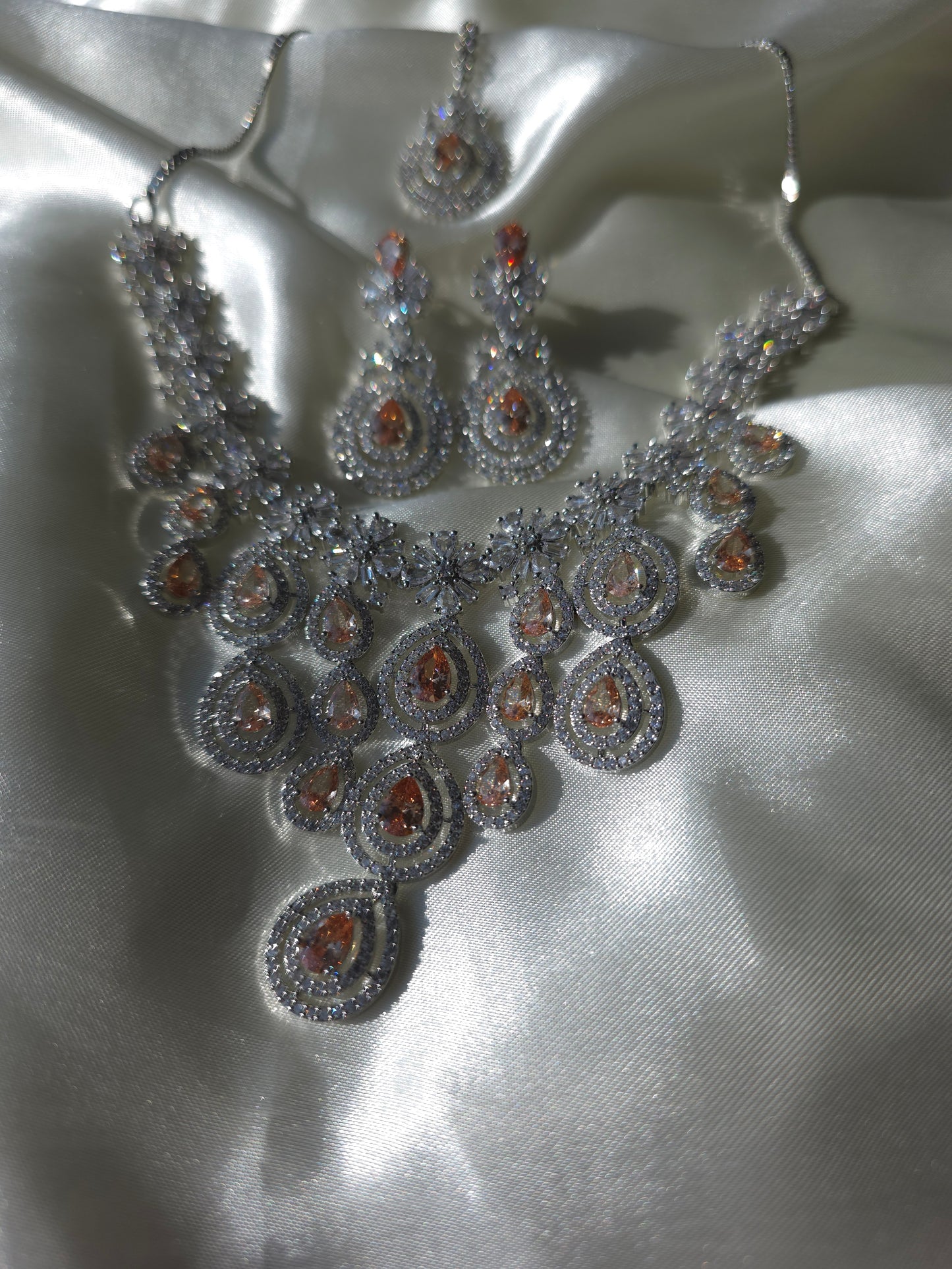 Zareen Champagne Crystal Set