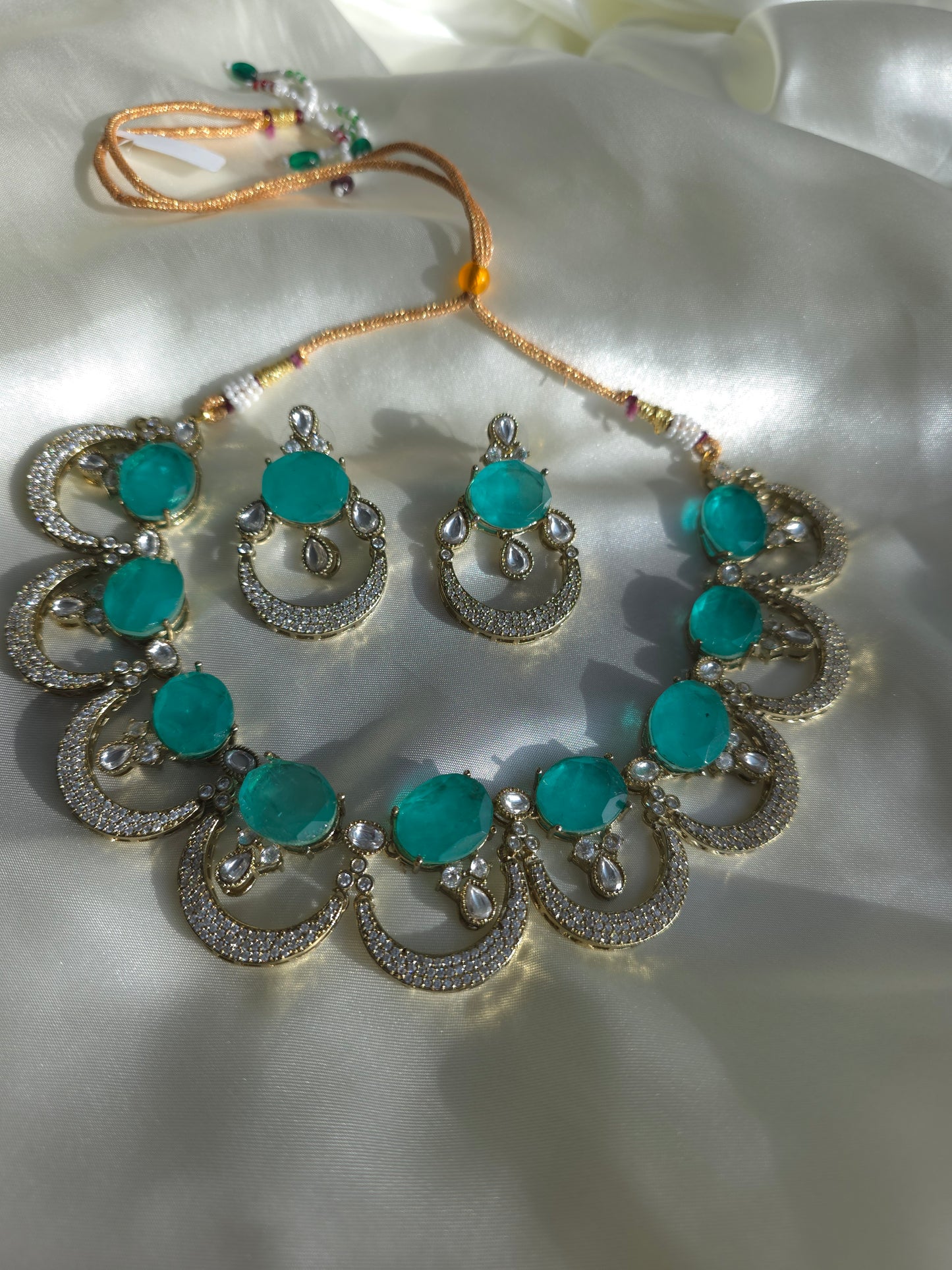 Khanoor Serena Crescent Set