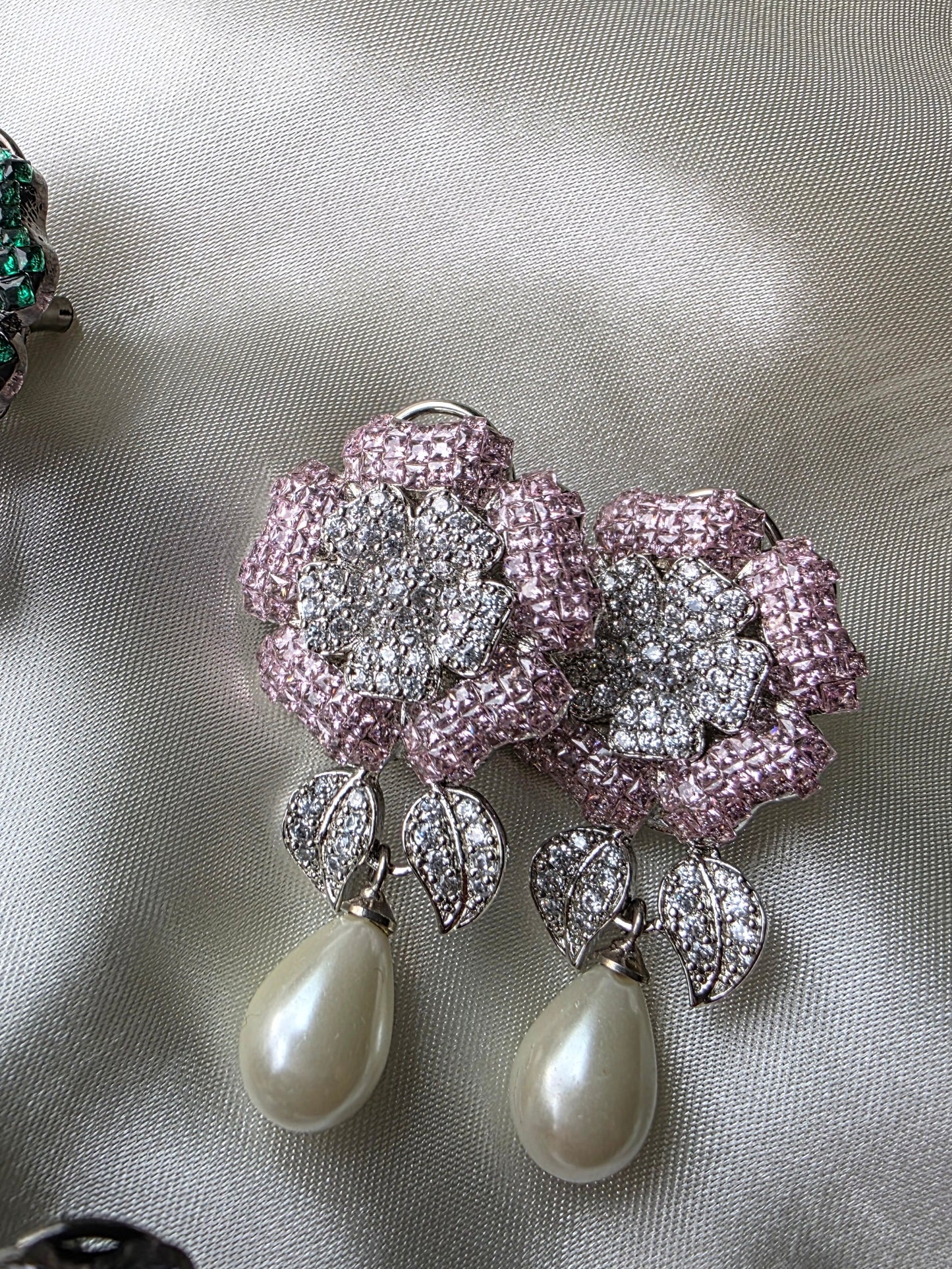 Elara Blossom Pearl Drops