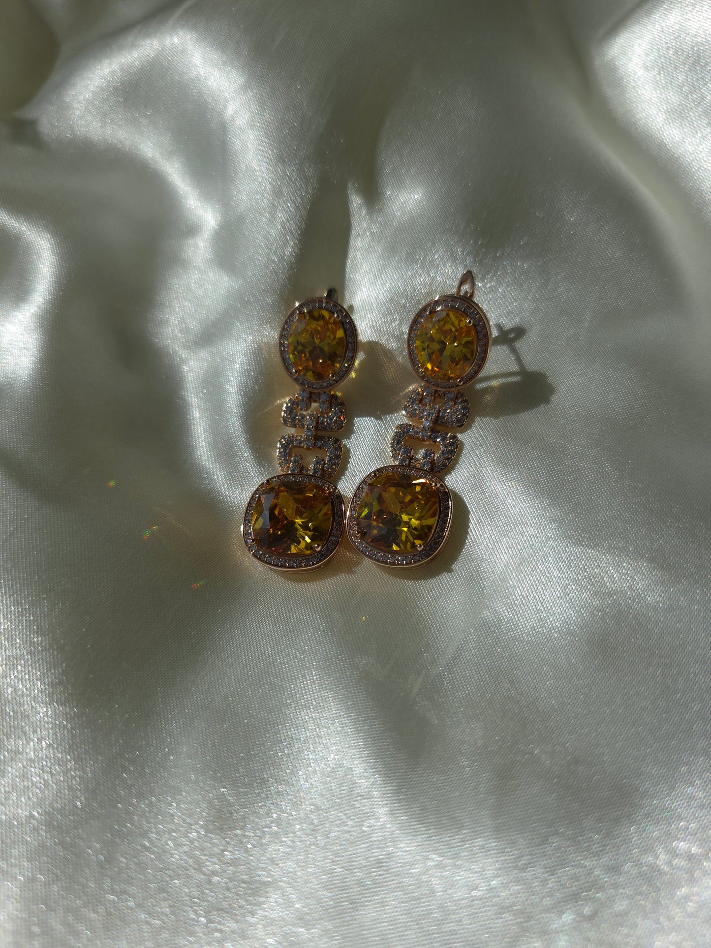 Golden Noor Drop Earrings